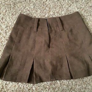 brown skirt